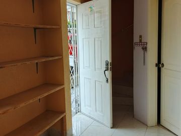 Casa en venta San Antonio Mitad del Mundo 90M2