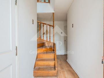 A Pasos Estadio Croata. 3 Dorm, 2 Baños, Servicios.