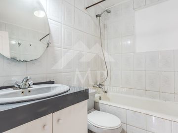A Pasos Estadio Croata. 3 Dorm, 2 Baños, Servicios.