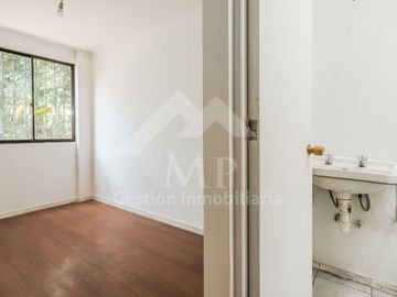 A Pasos Estadio Croata. 3 Dorm, 2 Baños, Servicios.