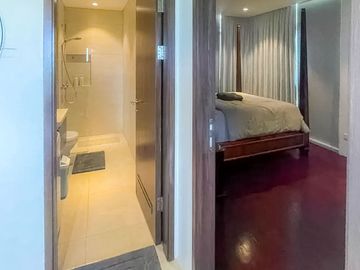 Corner 1 Bedroom Unit with Balcony for Sale in Tambuli Mactan