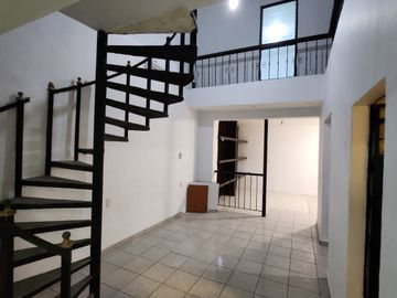 Excelente casa en la colonia del fresno