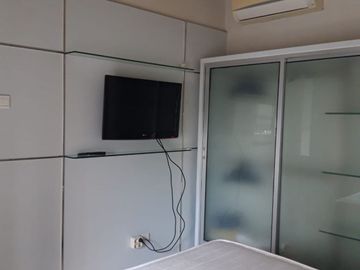 Sewa Apartemen 2 Bedroom Furnished di Royal Mediterania Garden, Central Park Jakarta Barat