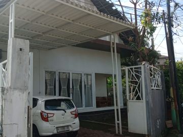 Rumah di Ketintang Siap Huni Homy Dekat Masjid Lokasi Strategis
