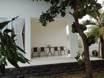 Rumah di Ketintang Siap Huni Homy Dekat Masjid Lokasi Strategis