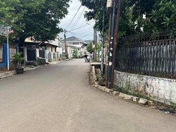 Rumah bagus ada kamar Kos dekat kawasan Kampus Binus Kemanggisan Jak-Bar hanya 15 M nego