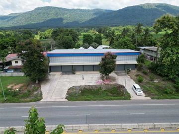 Showroom for sale on the main road, land size 1-2-38.00 rai, Wang Thong, Phitsanulok