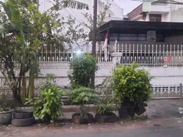 Rumah Pucang Adi Strategis