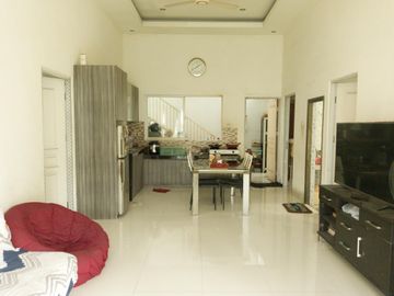 Rumah Murah di Ketintang 243 m2 Hanya 2,5 M Dekat Royal Plaza