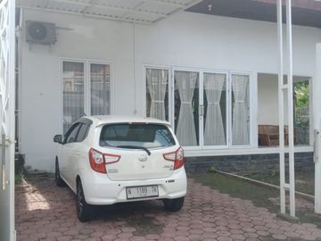 Rumah Murah di Ketintang 243 m2 Hanya 2,5 M Dekat Royal Plaza