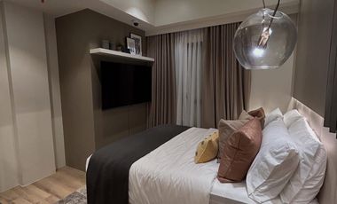 Studio Unit with Balcony Vion Tower For Sale In Makati at Below Market Value