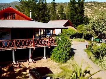 Venta de Amplio Terreno con Casa Amoblada en Chacayes, Machalí. Región de O’Higgins.