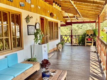 Venta de Amplio Terreno con Casa Amoblada en Chacayes, Machalí. Región de O’Higgins.