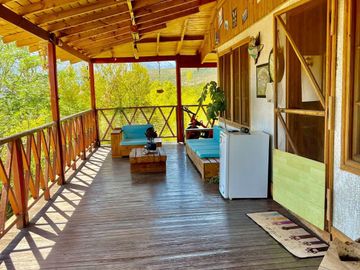 Venta de Amplio Terreno con Casa Amoblada en Chacayes, Machalí. Región de O’Higgins.