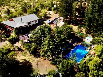 Venta de Amplio Terreno con Casa Amoblada en Chacayes, Machalí. Región de O’Higgins.