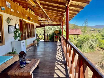 Venta de Amplio Terreno con Casa Amoblada en Chacayes, Machalí. Región de O’Higgins.