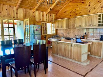 Venta de Amplio Terreno con Casa Amoblada en Chacayes, Machalí. Región de O’Higgins.