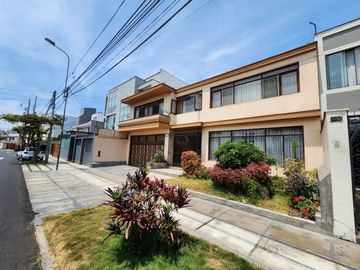 Vendo Excelente Casa en Venta Para Remodelar Miraflores
