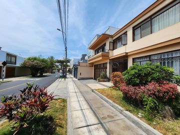 Vendo Excelente Casa en Venta Para Remodelar Miraflores