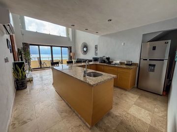 Hermoso Penthouse en venta frente a la playa