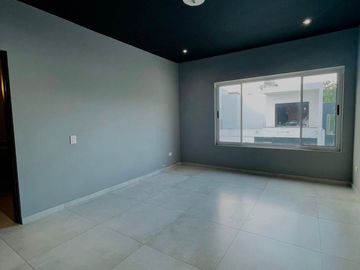 RESIDENCIAL EQUIPADA CON IMPRESIONANTES VISTAS A LAS MONTAÑAS