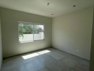RESIDENCIAL EQUIPADA CON IMPRESIONANTES VISTAS A LAS MONTAÑAS