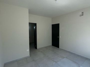 RESIDENCIAL EQUIPADA CON IMPRESIONANTES VISTAS A LAS MONTAÑAS