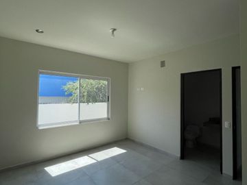 RESIDENCIAL EQUIPADA CON IMPRESIONANTES VISTAS A LAS MONTAÑAS
