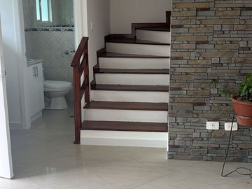 Vendo casa de 4 dormitorios, conjunto privado, San Rafael