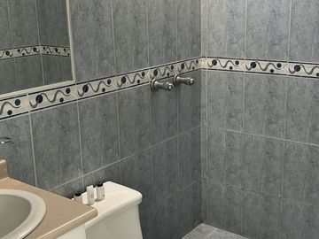 Vendo casa de 4 dormitorios, conjunto privado, San Rafael