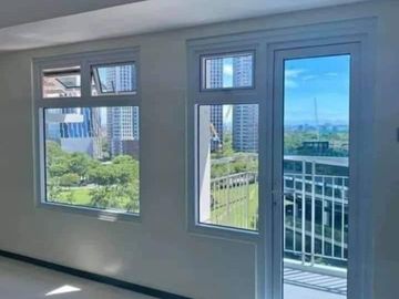1 Bedroom Investment Condo in BGC The Trion Towers By RLC Residences Near SM Aura