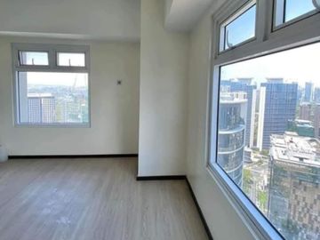 1 Bedroom Investment Condo in BGC The Trion Towers By RLC Residences Near SM Aura