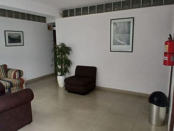 ALQUILO EXCELENTE OFICINA A UN PASO DEL MOLINA PLAZA