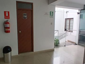 ALQUILO EXCELENTE OFICINA A UN PASO DEL MOLINA PLAZA