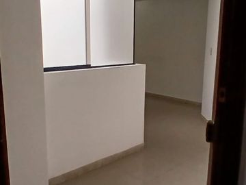 ALQUILO EXCELENE OFICINA EN EL REMANZO , RAUL FERRERO MOLINA PLAZA