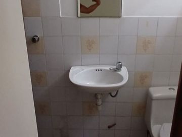 ALQUILO EXCELENE OFICINA EN EL REMANZO , RAUL FERRERO MOLINA PLAZA