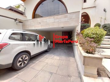 VENTA CASA DE 3 PISOS EN SURCO