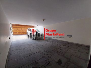 VENTA CASA DE 3 PISOS EN SURCO