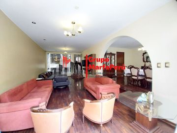 VENTA CASA DE 3 PISOS EN SURCO