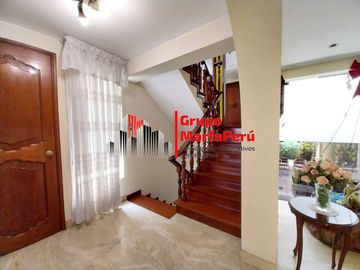 VENTA CASA DE 3 PISOS EN SURCO