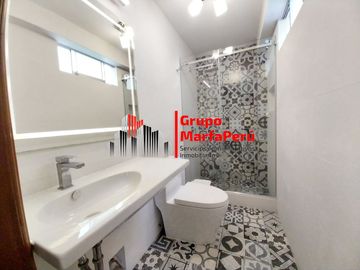 VENTA CASA DE 3 PISOS EN SURCO