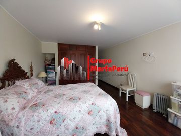 VENTA CASA DE 3 PISOS EN SURCO