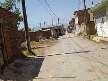 INMUEBLE EN VENTA - EXCELENTE INMUEBLE DE 3 PLANTAS, CERCA DE CARRETERA ZACAPU-MORELIA, ZONA TRANQUILA. ETAPA PROCESAL AVANZADA. EXCELENTE INVERSIÓN
