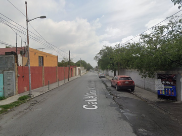 Excelente Casa Adjudicada En Venta Para Inversionistas En Zona Centro