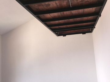 VENDO CASA EN COLINAS DEL PARQUE,A UNOS METROS DE BULEVARD BERNARDO QUINTANAQRO