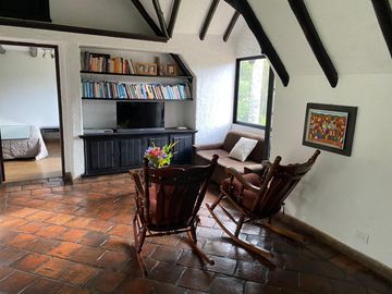 CASA CAMPESTRE EN ARRIENDO EN CAJICÁ