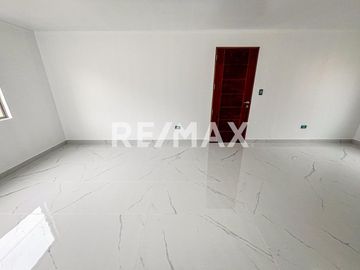 Departamento en Alquiler 3er piso - RENOVADO