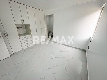 Departamento en Alquiler 3er piso - RENOVADO