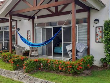 CASA CAMPESTRE EN VENTA EN GIRARDOT