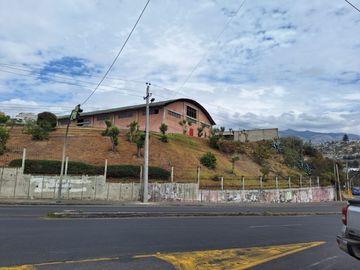 VENTA BODEGA COMERCIAL EN AMBATO, SECTOR CIUDADELA INGAHURCO